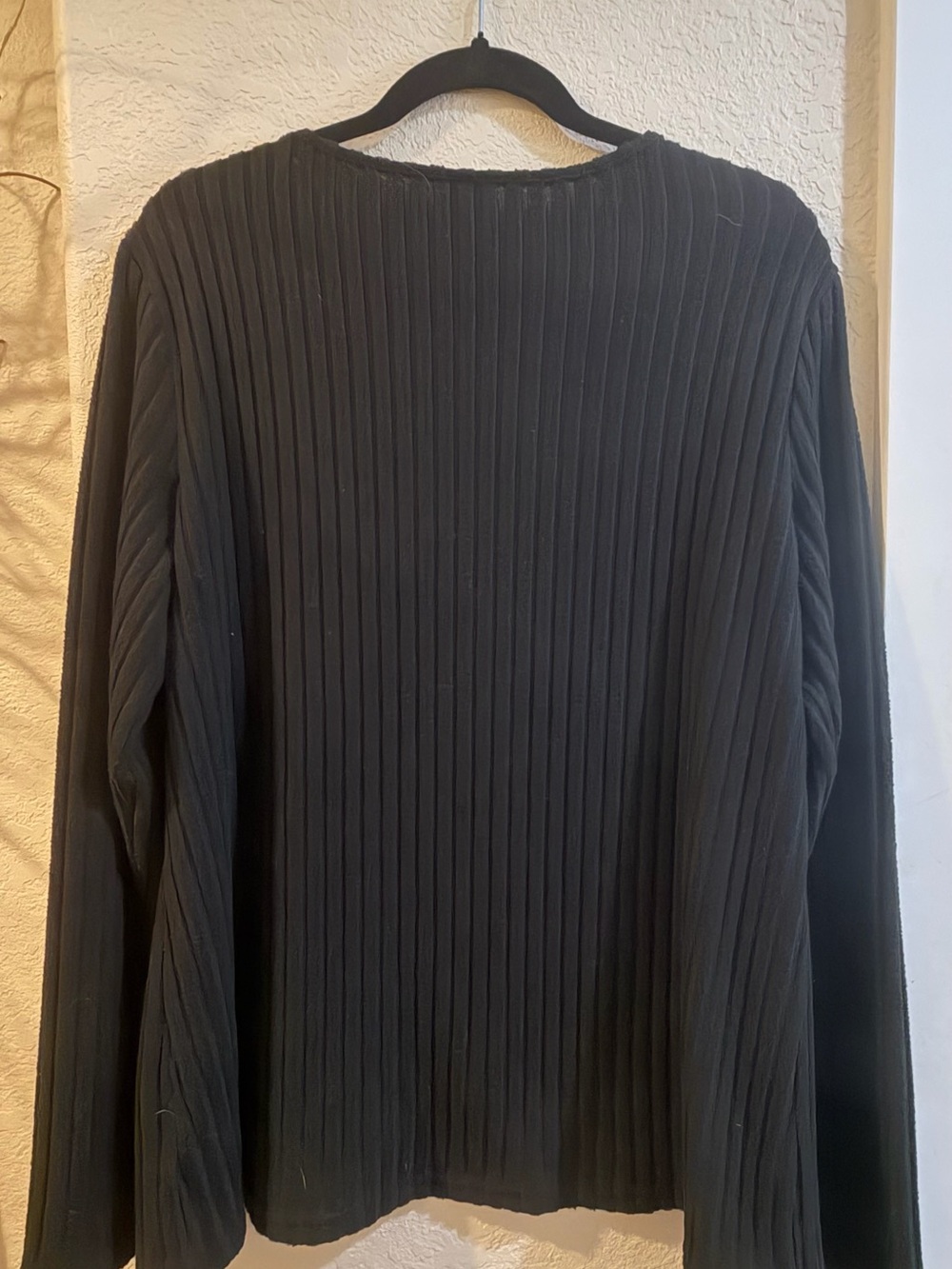 Black Ribbed Button-Accent Tunic Top - Picture 2 of 3
